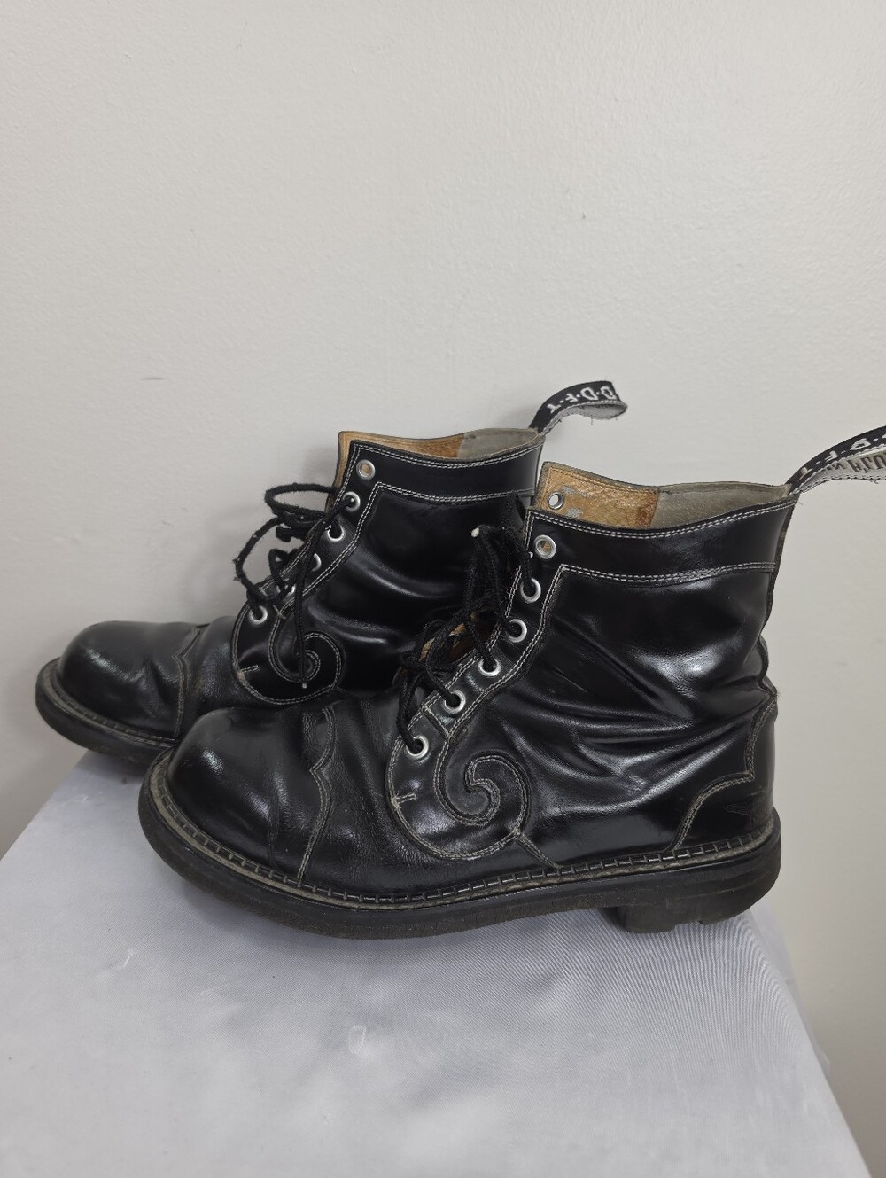 John Fluevog Black Leather Lace-Up Ankle Boots - Picture 4 of 12